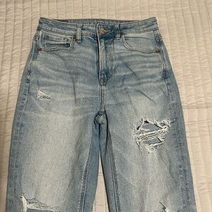 American Eagle mom straight Jean 2 short